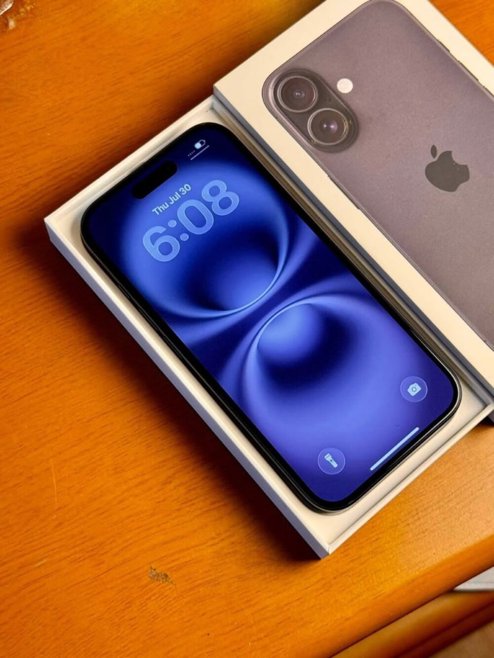 Apple iPhone 16e 128GB Unlocked Very Good Condition